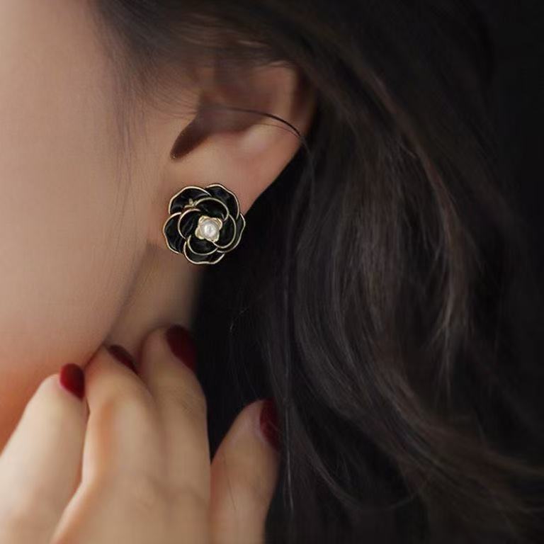 Elegant Black Flower Earrings – Stylish Floral Jewelry for Women