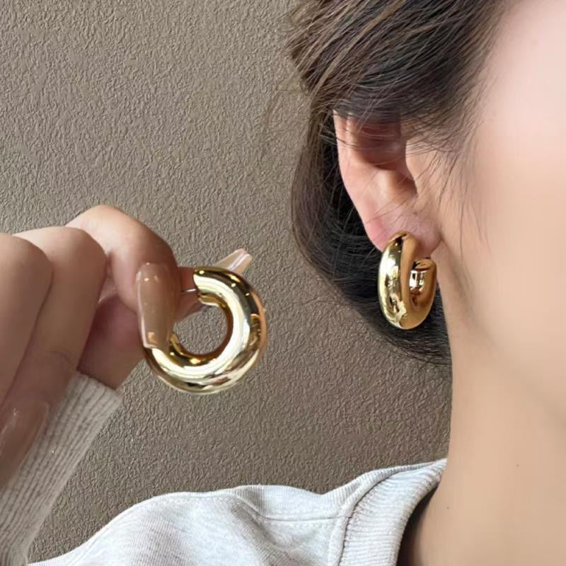 Elegant Round Gold Earrings – Timeless Style for Every Occasion