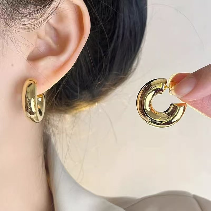 Elegant Round Gold Earrings – Timeless Style for Every Occasion